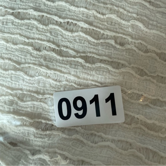 Sarah Hann white and yellow crochet top 20911 - Picture 9 of 9